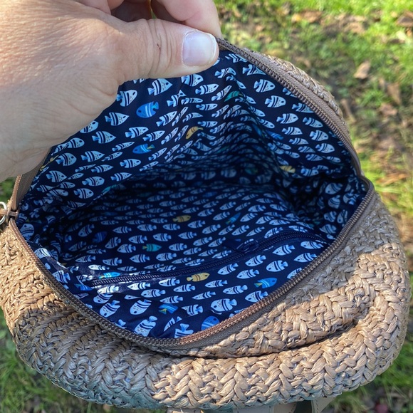 Vera BRADLEY STRAW MINI BACKPACK WITH FISH EMBROIDERED - Picture 4 of 13